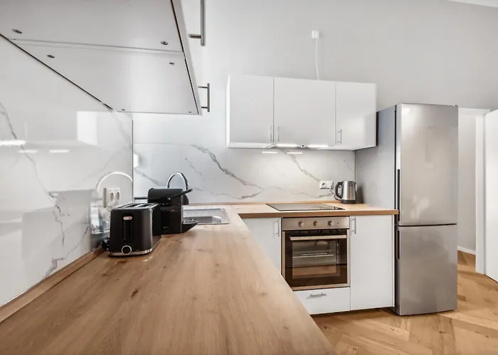 Comfy 2 Bedroom Charlottenburg Apartment *