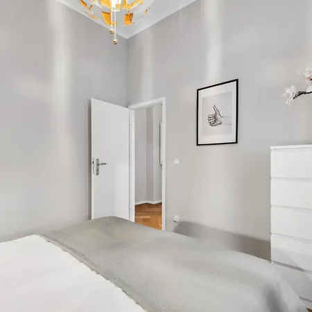 Comfy 2 Bedroom Charlottenburg شقة