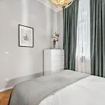 Comfy 2 Bedroom Charlottenburg 베를린