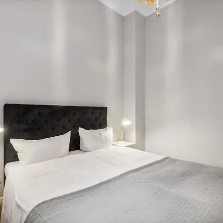 Comfy 2 Bedroom Charlottenburg Lägenhet