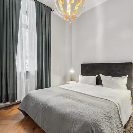 Comfy 2 Bedroom Charlottenburg Lejlighed *
