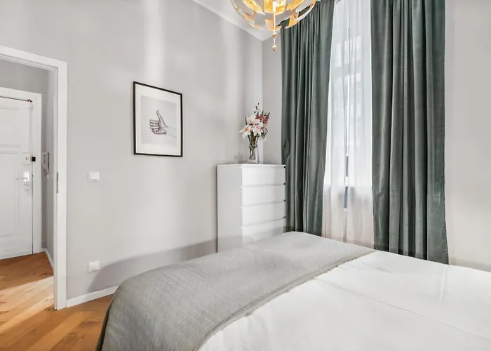 Comfy 2 Bedroom Charlottenburg Berlin